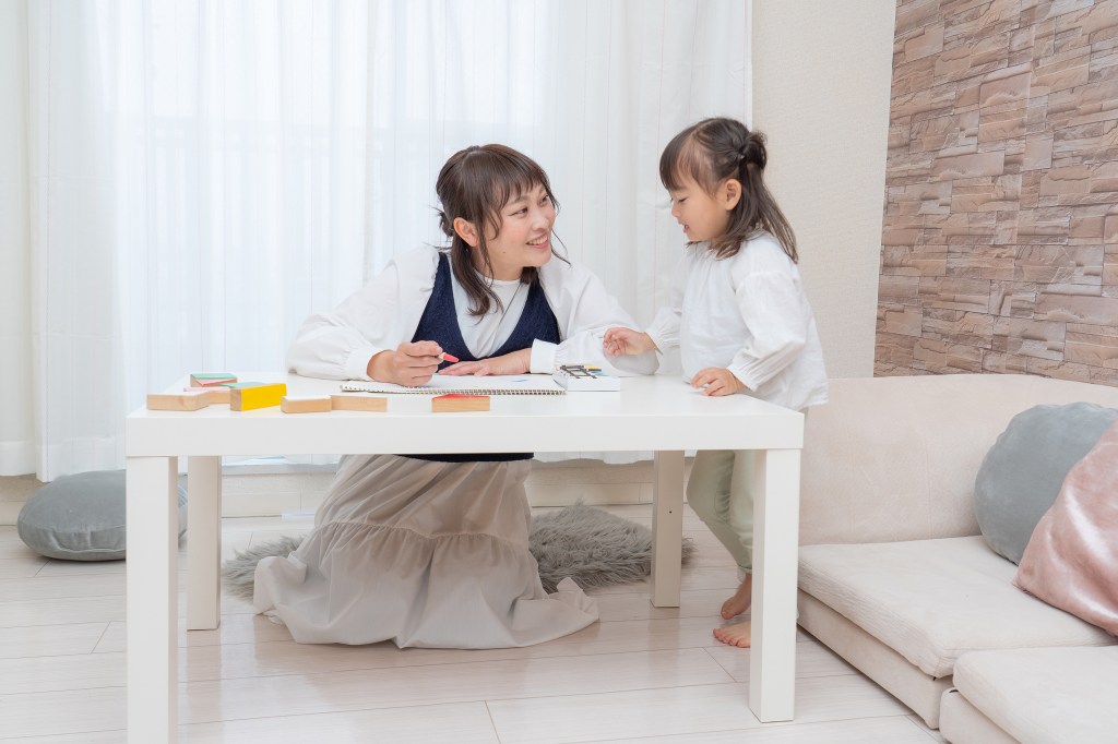 ２学期のイベント疲れの子どもと親の会話シーン